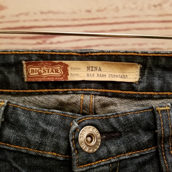 Nearly New Nina Mid Rise Straight Jeans 26R - Picture 4 of 6